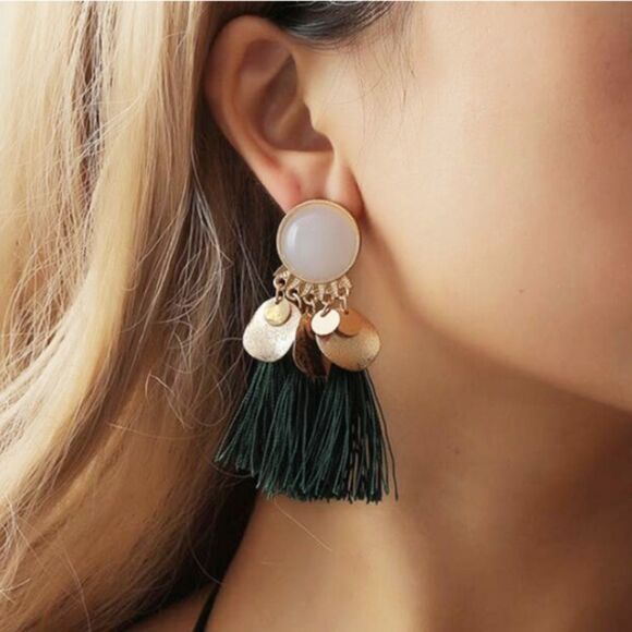 (G3) Tassel Earrings - Picture 7 of 8